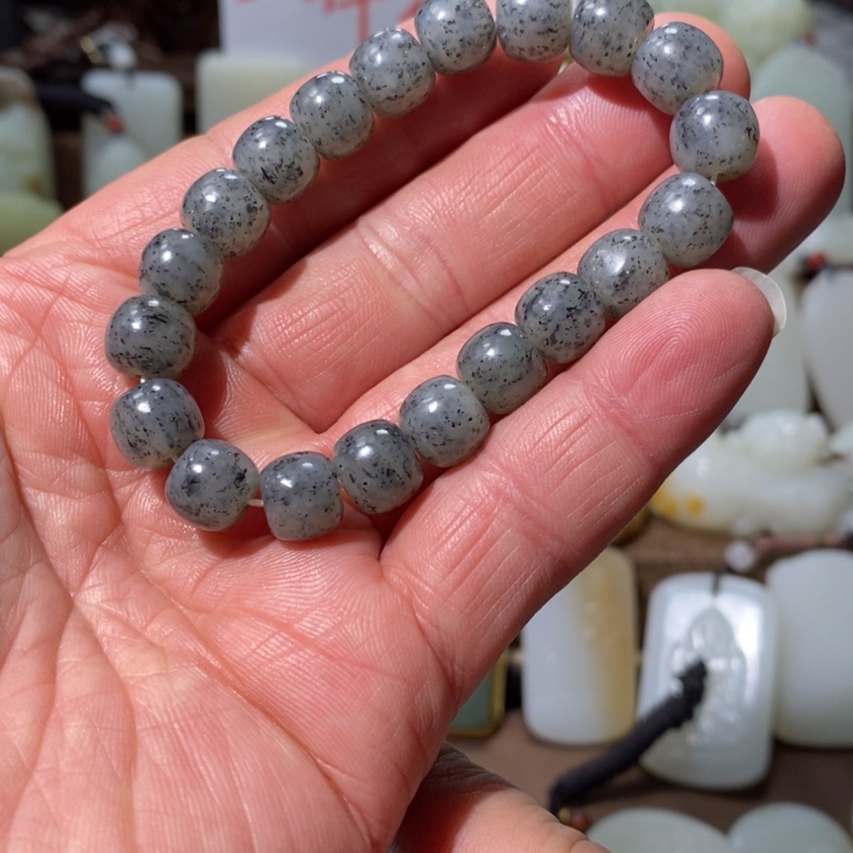 【闪购商品】和田玉吊坠(赠链)未镶嵌