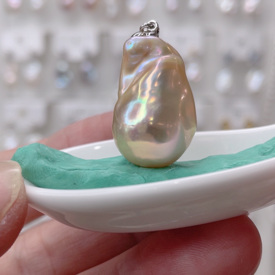 颈饰未镶嵌淡水珍珠