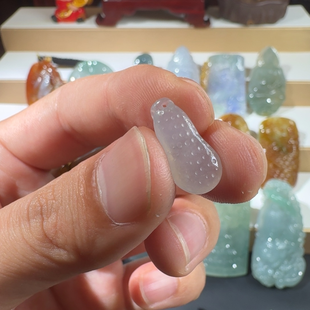 翡翠未镶嵌挂件花生