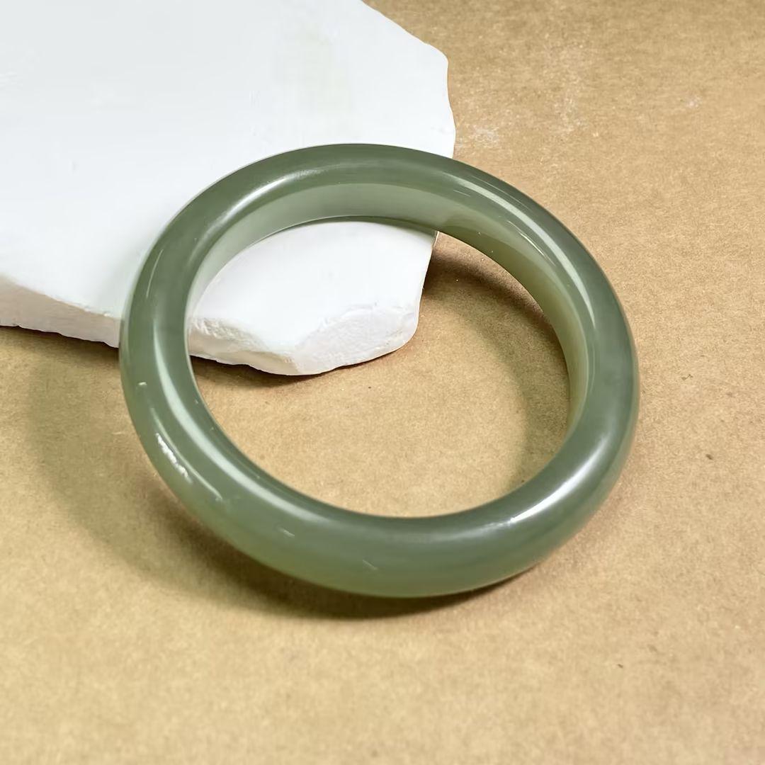 和田玉湖水绿手镯（多样性发一）2506050011