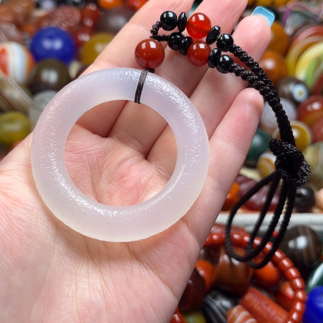 玛瑙/玉髓颈饰未镶嵌