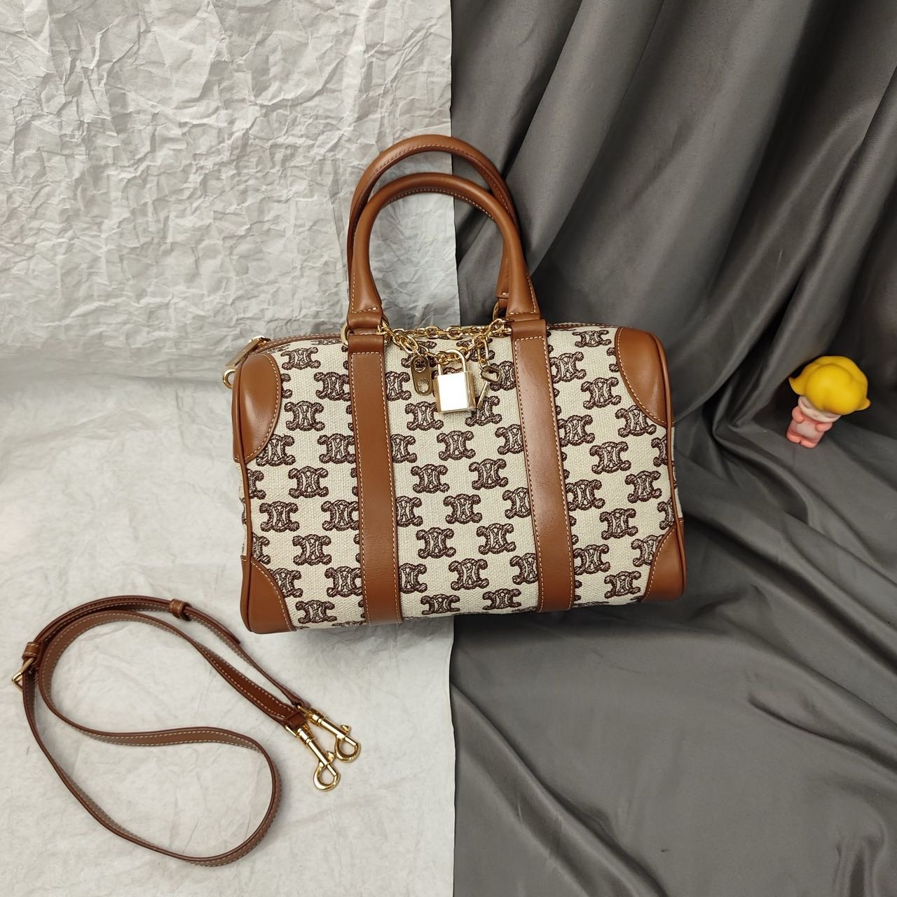 Celine/思琳 单肩包 白色凯旋门波士顿 fb6425/2502