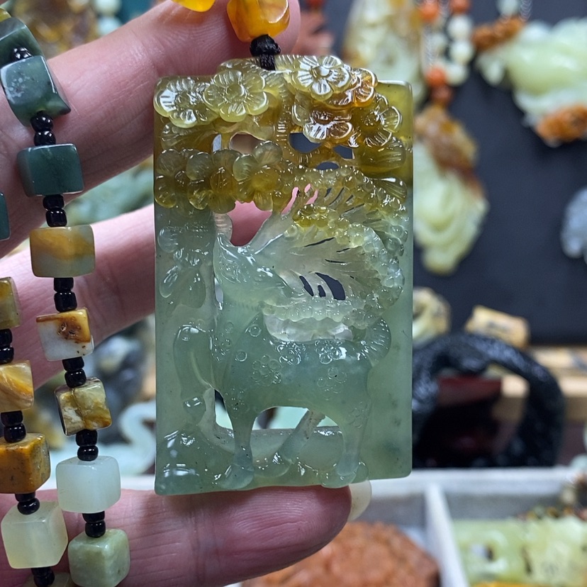 【闪购商品】蛇纹石玉吊坠未镶嵌