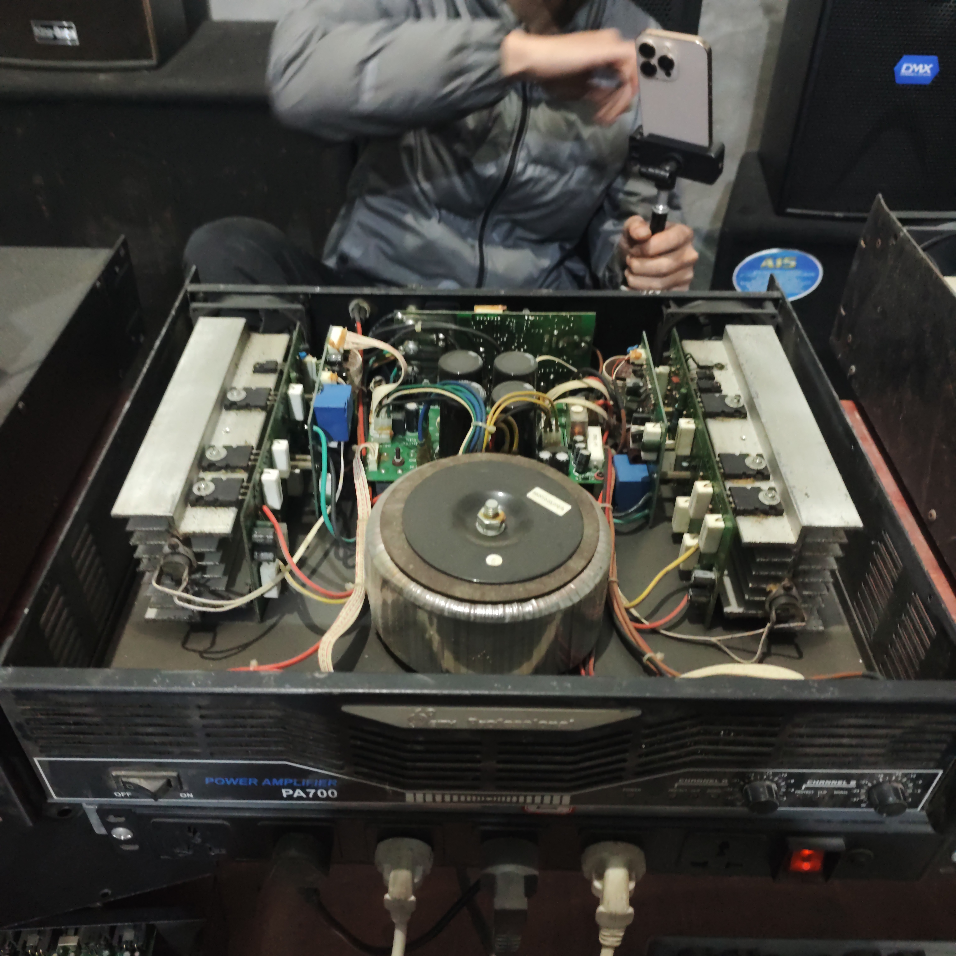 8新  功放机功能正常，不退不包邮