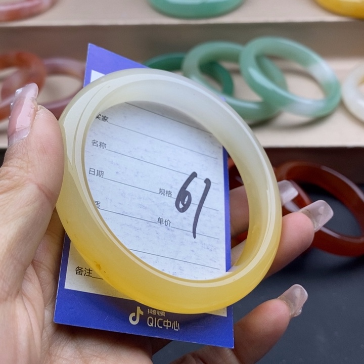 石英质玉手镯未镶嵌