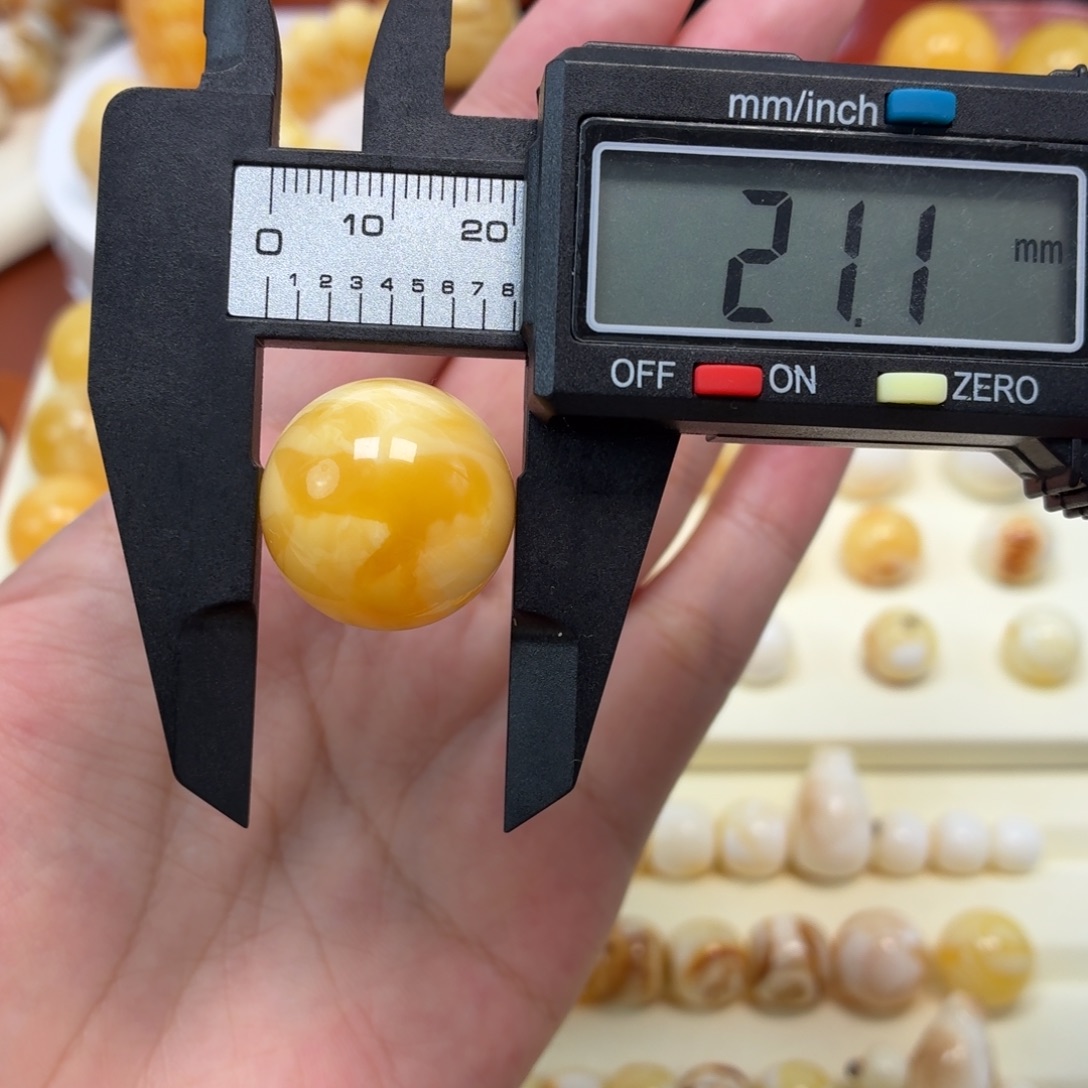 琥珀未镶嵌珠宝奇石焦皮奶橘溶洞圆珠21mm