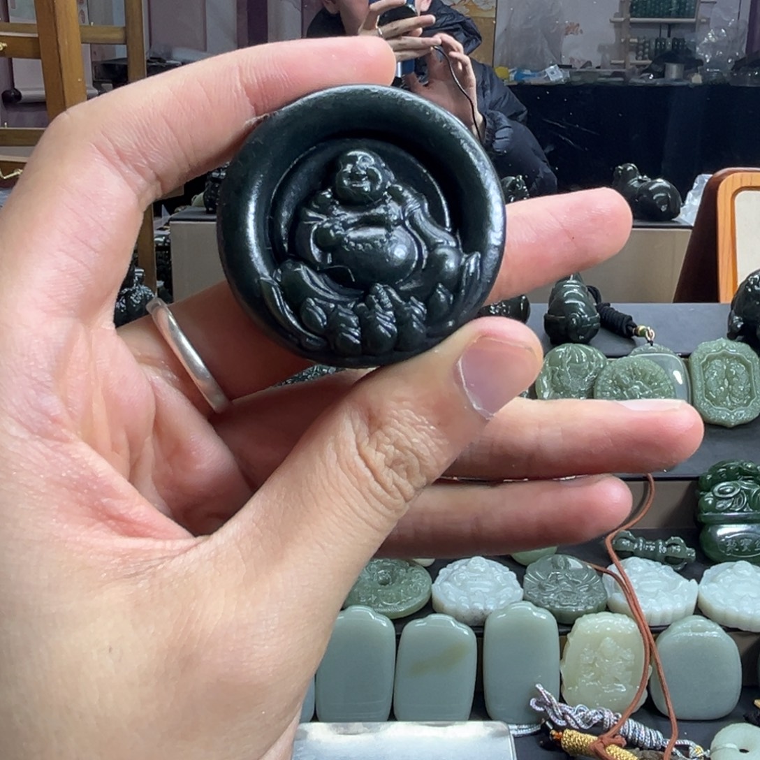 和田玉未镶嵌颈饰