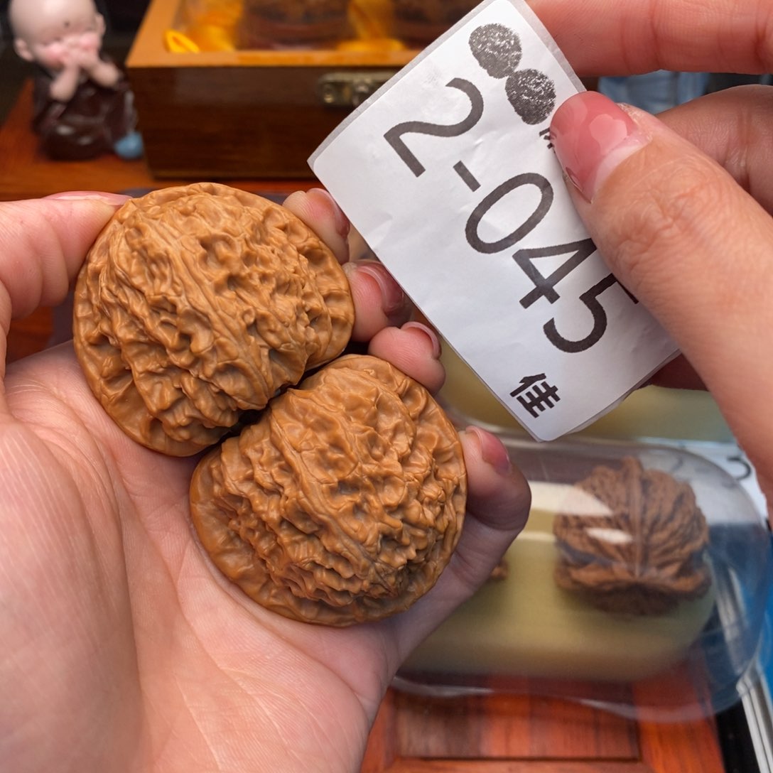 文玩核桃把件43三角白