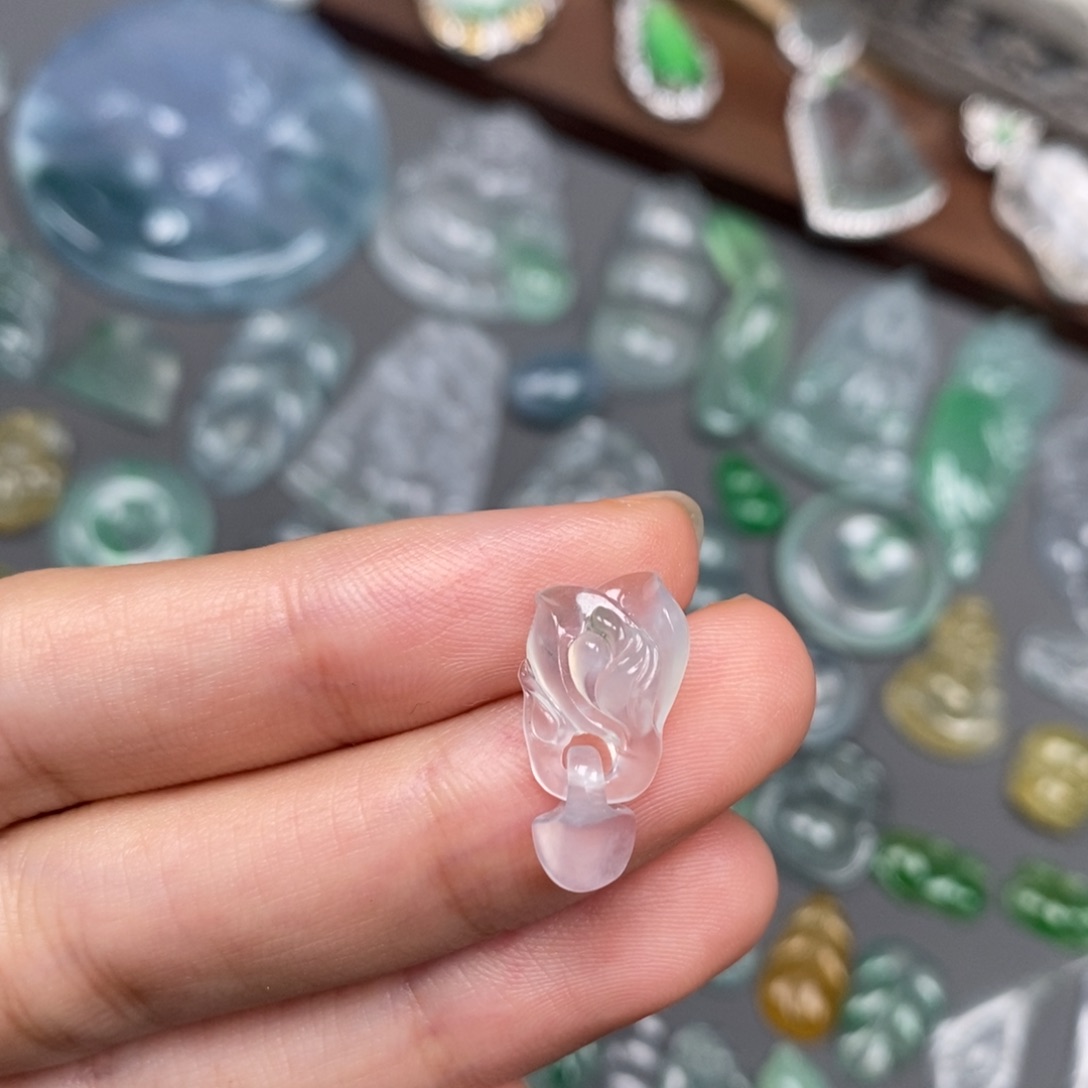 翡翠未镶嵌颈饰翡翠