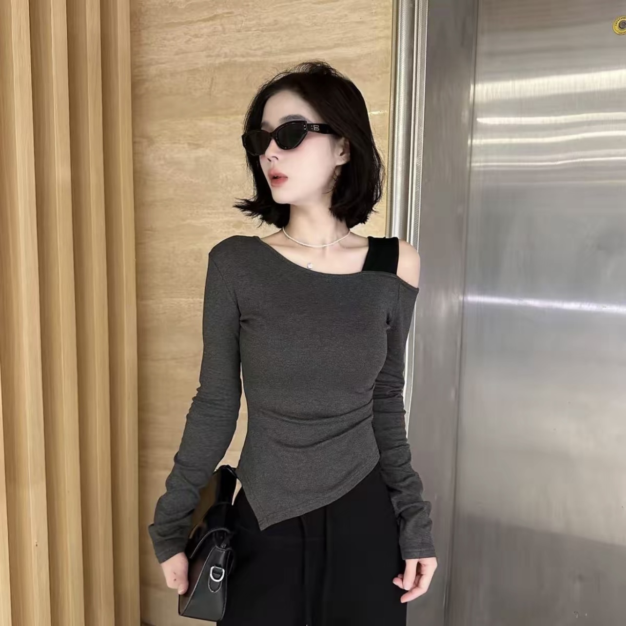 2025早秋新款辣妹设计感修身显瘦露肩长袖T恤百搭上衣打底衫内搭