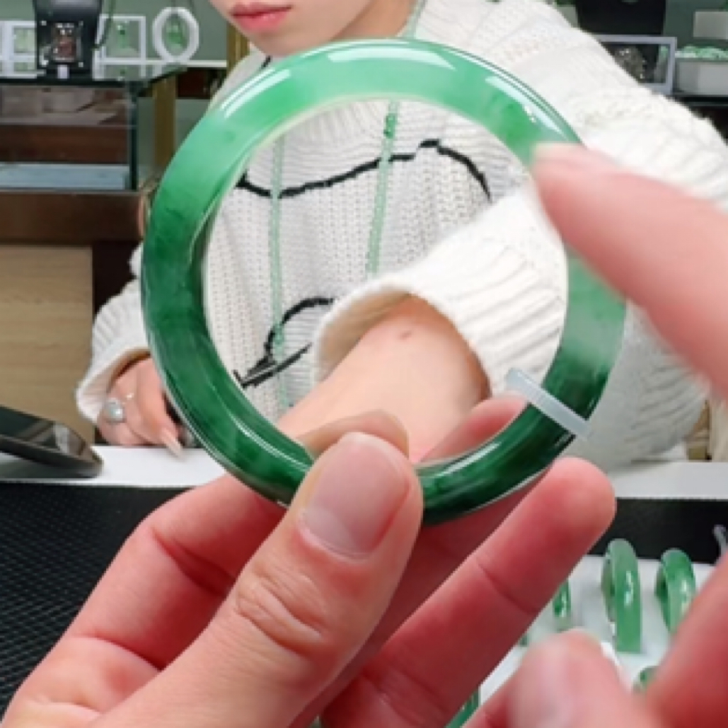 玉镯严选/天然冰飘花非洲翠-手镯