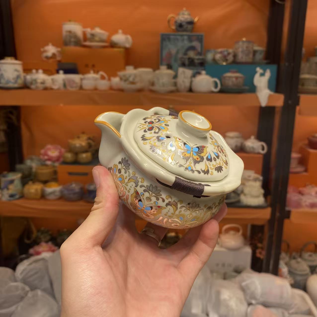 春意 黄汝窑金蝴蝶手抓壶-6315（直播专享）