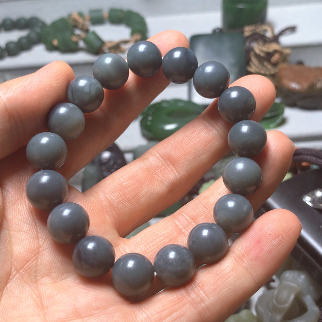 和田玉未镶嵌颈饰丰*啊