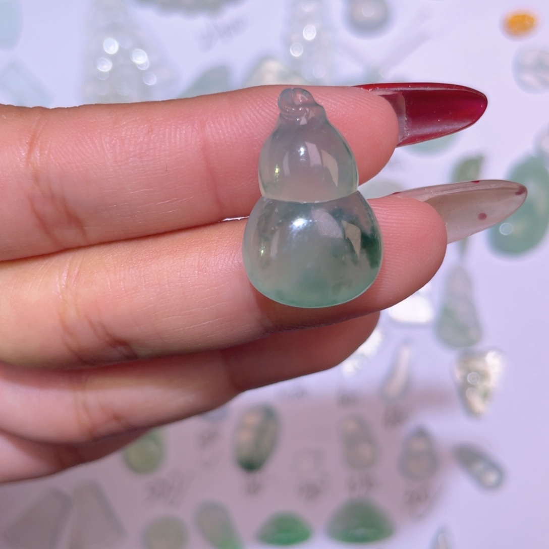 翡翠未镶嵌颈饰裸石