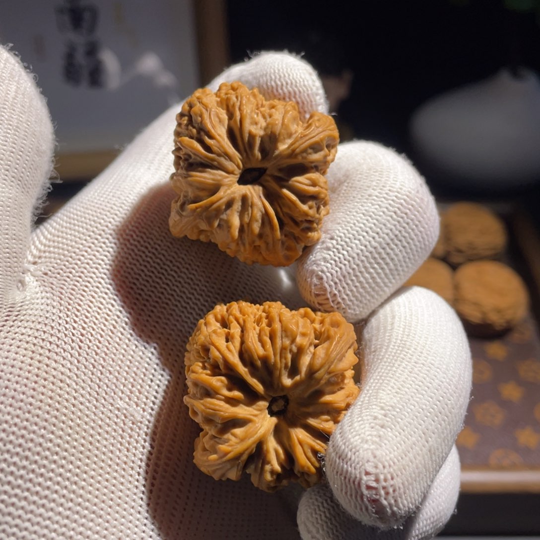 文玩核桃吊坠暴****u核桃