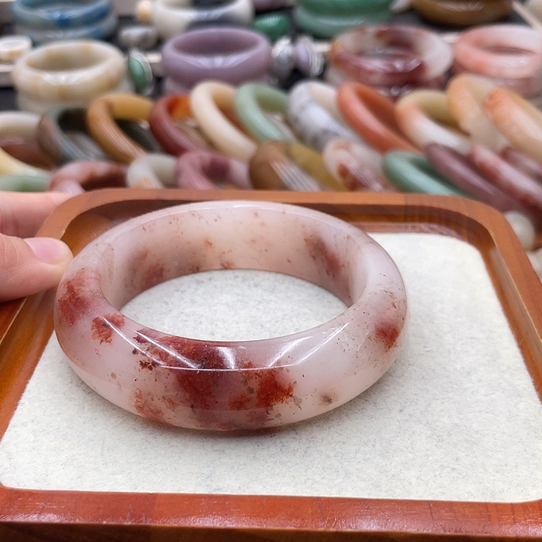 石英质玉圈口齐全未镶嵌苏*颜