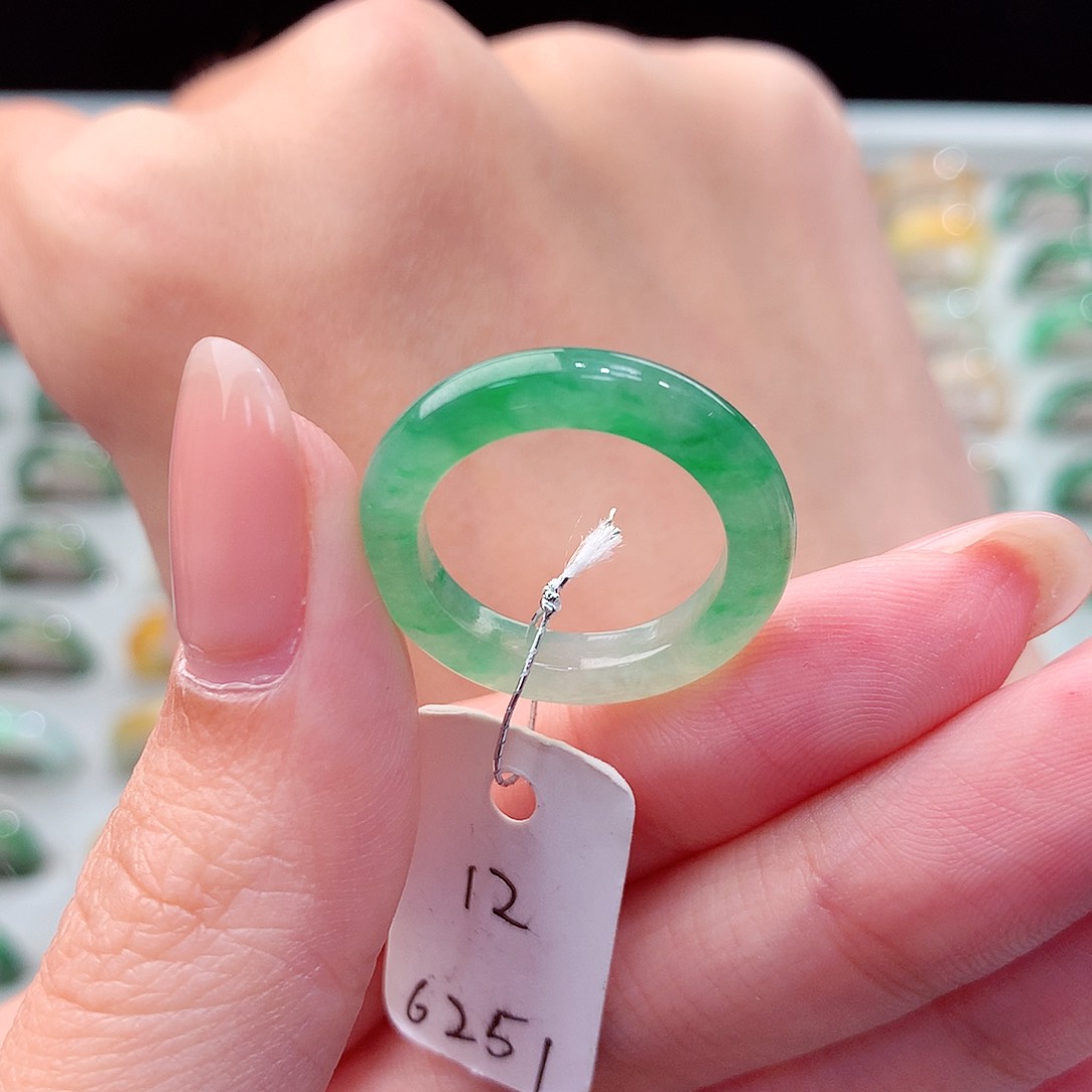 翡翠戒指未镶嵌12号