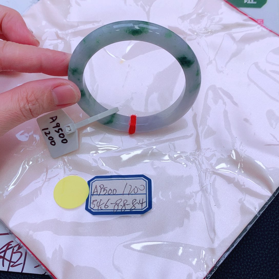未镶嵌手镯翡翠缅甸翡翠手镯