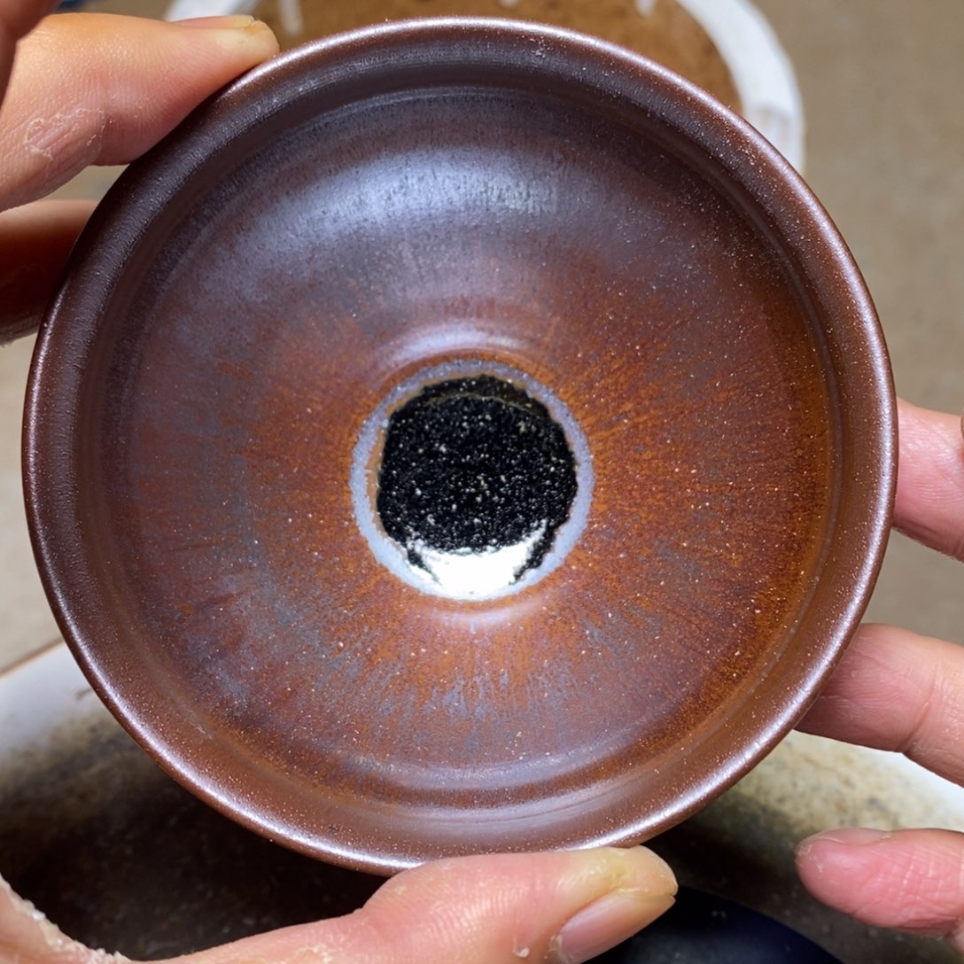 气***中茶盏自然还原柴烧直播间