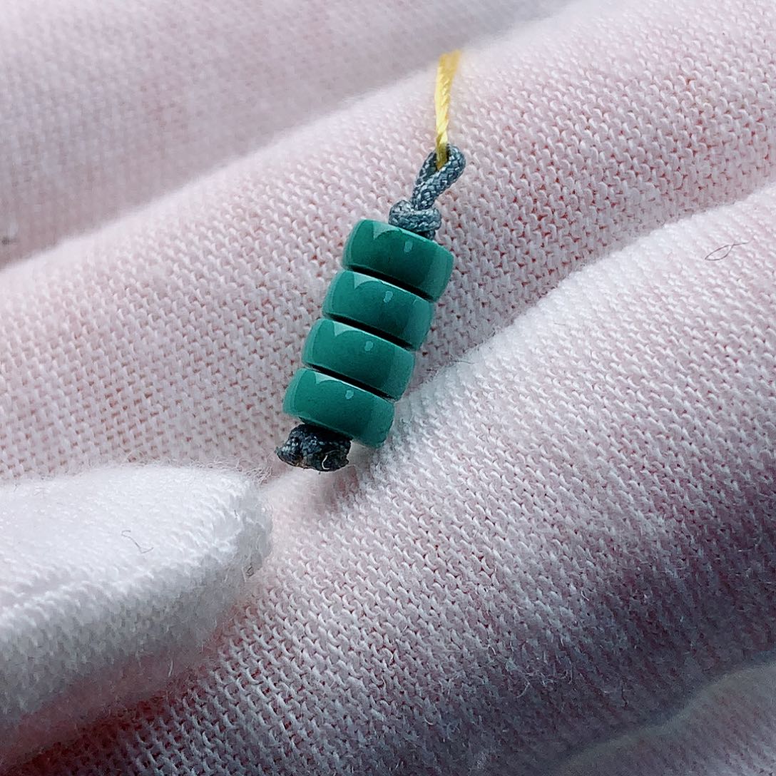 绿松石颈饰未镶嵌