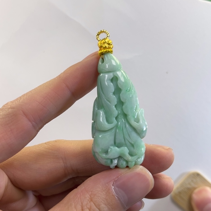 翡翠吊坠(赠链)未镶嵌代编织