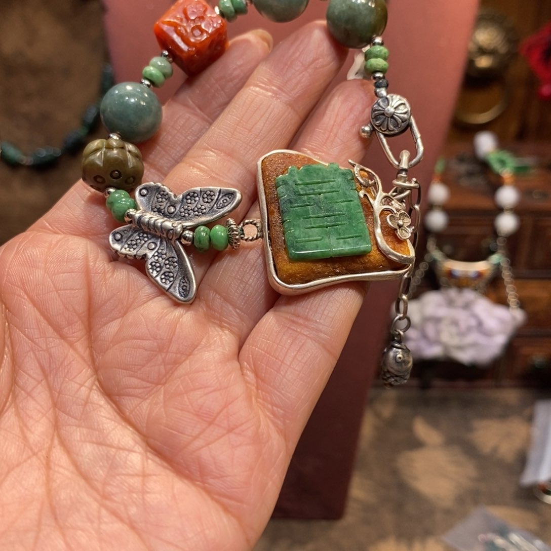 翡翠吊坠(赠链)未镶嵌