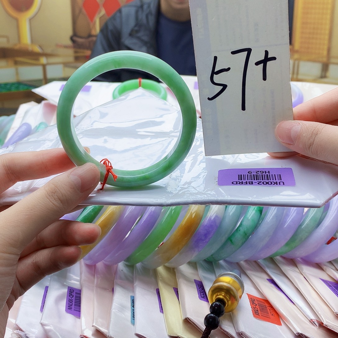 翡翠未镶嵌手镯nnn