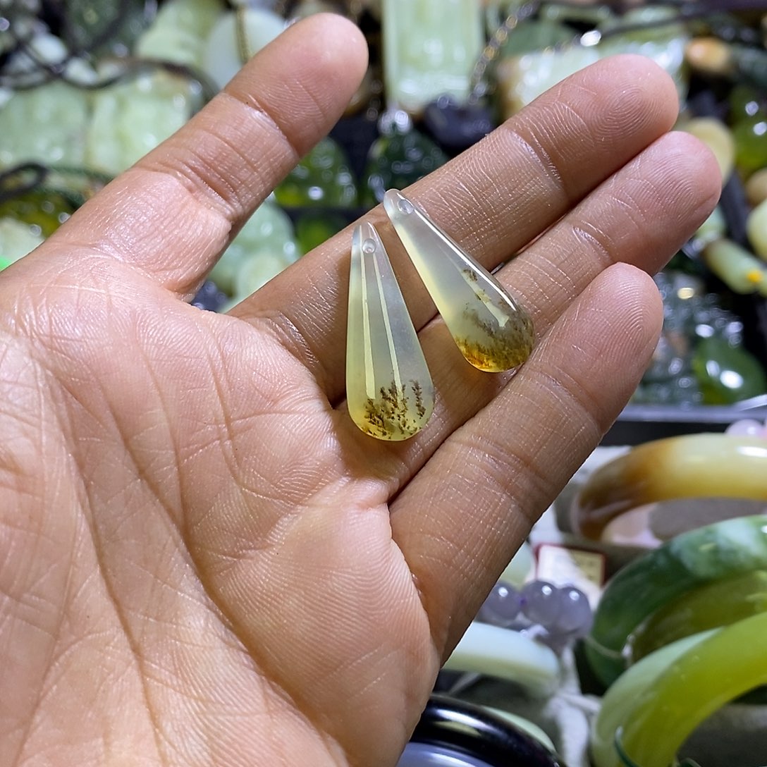 承***～岫玉未镶嵌耳环一对