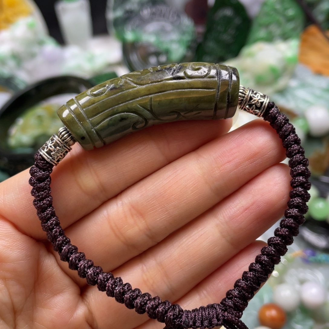 翡翠颈饰未镶嵌牌子