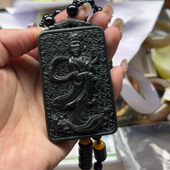 和田玉颈饰未镶嵌