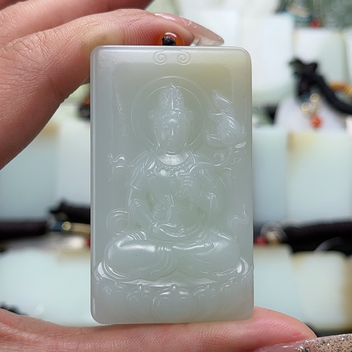 【闪购商品】颈饰未镶嵌和田玉青*