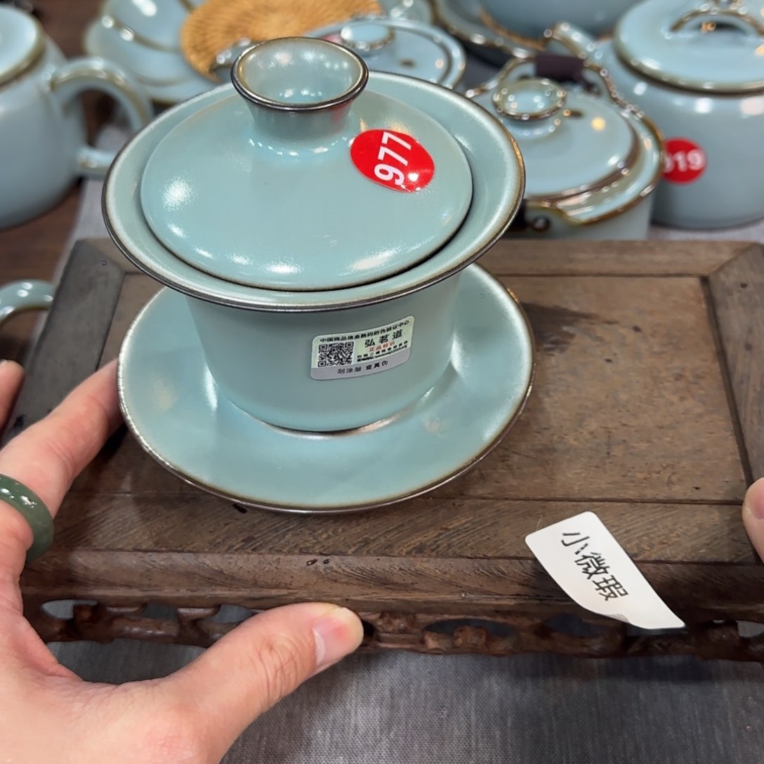 瓷片。。。。。。。。。。。。。。。。。