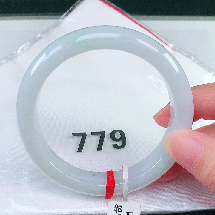 翡翠未镶嵌手镯翡翠手镯