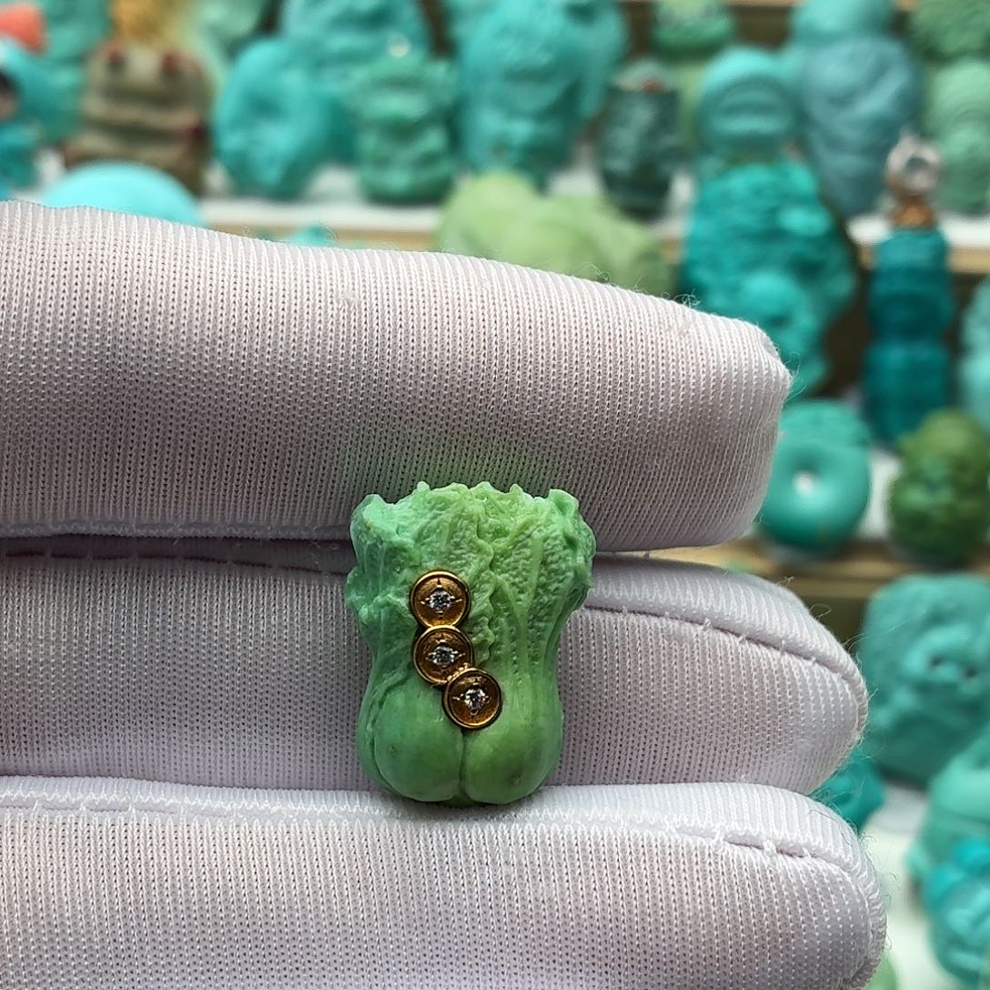 暴***龙绿松石未镶嵌饰品