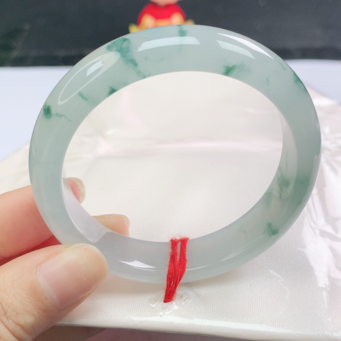 翡翠未镶嵌手镯正