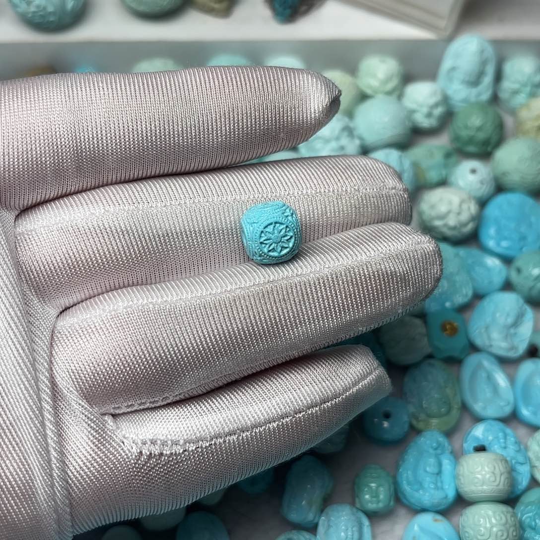 绿松石雕刻件未镶嵌