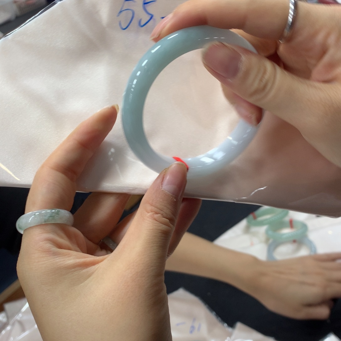 翡翠未镶嵌手镯买断
