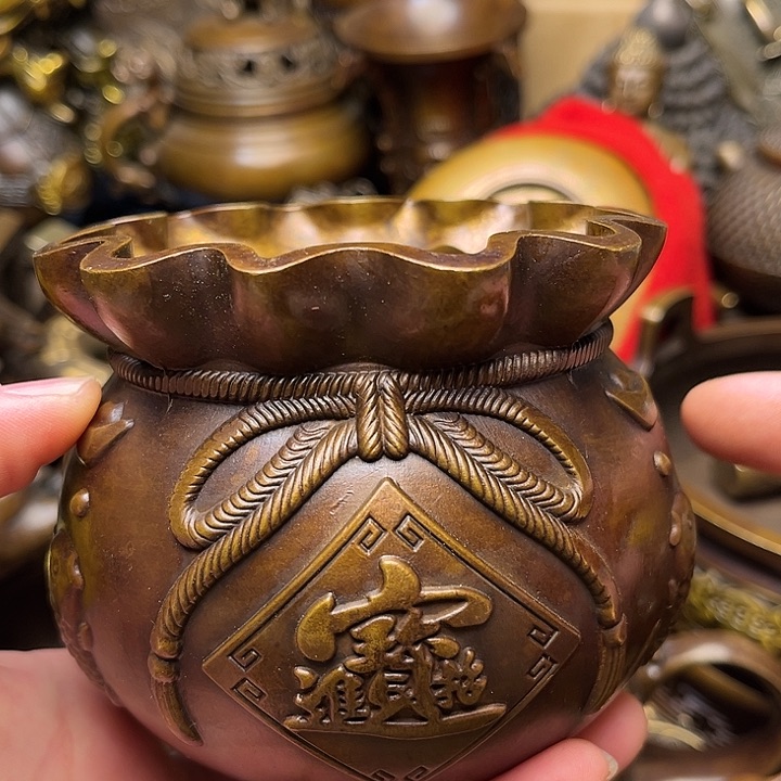 精美铜器批发档口