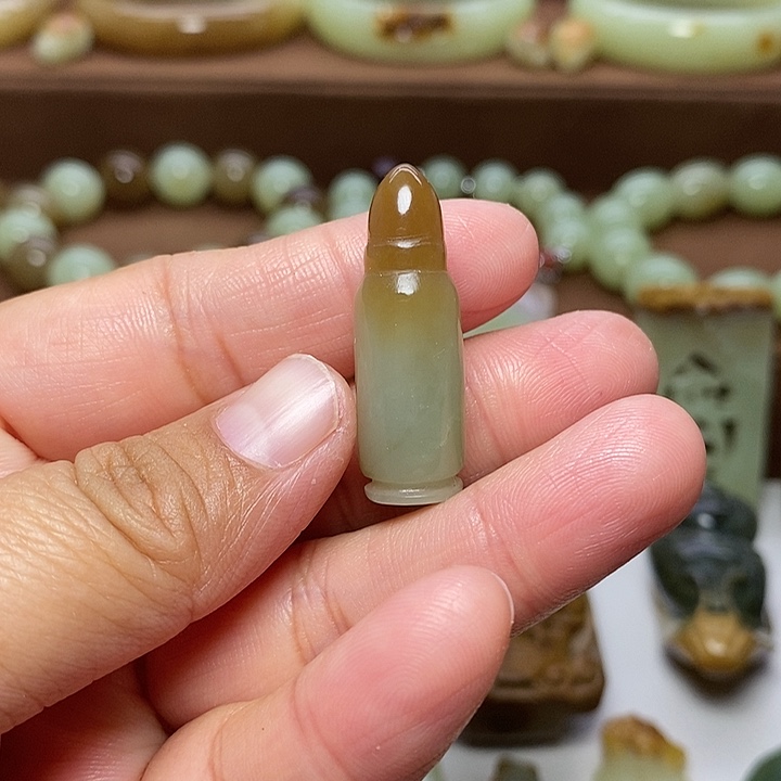 岫岩老玉（透闪石质玉）未镶嵌颈饰