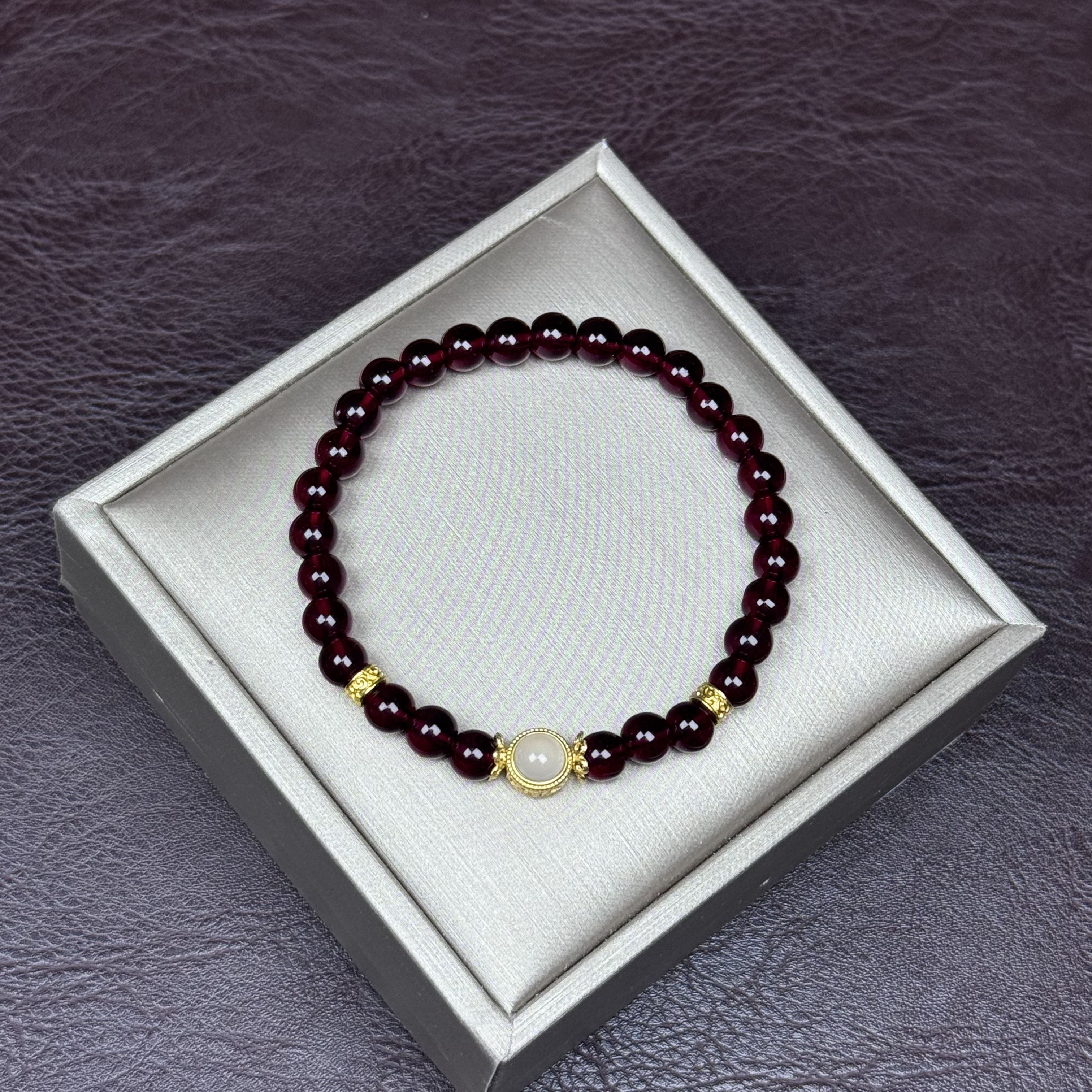 S1678石榴石6mm单圈精美手串无礼盒