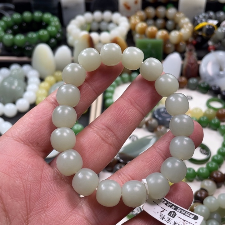 P***C和田玉未镶嵌手链
