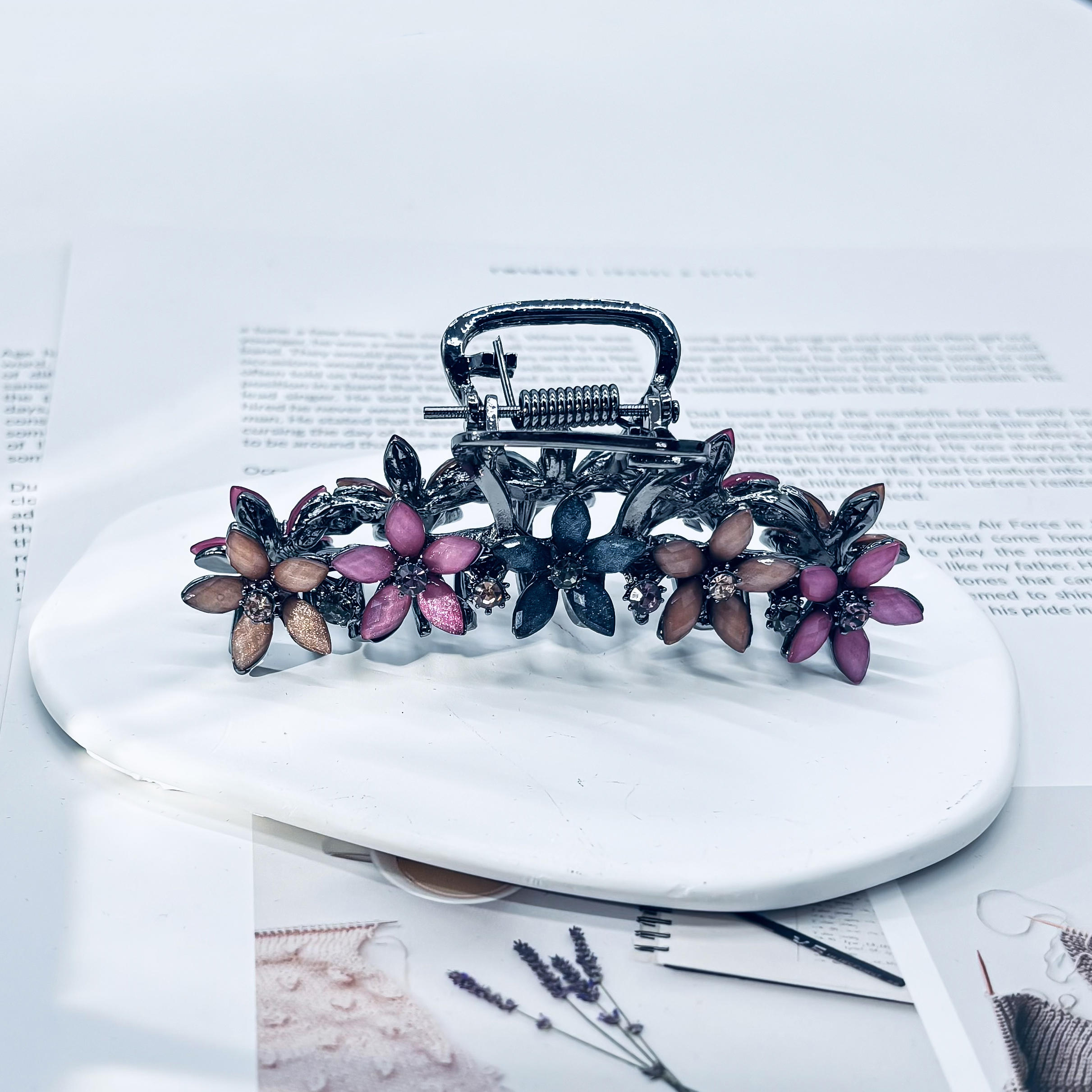 1120时尚轻奢五彩花朵大抓夹