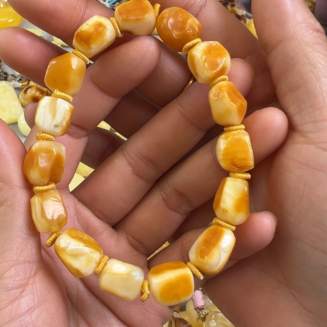 蜜蜡裸石未镶嵌蜜蜡