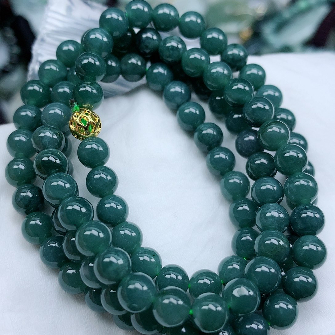 翡翠颈饰未镶嵌手串