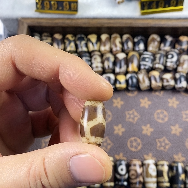 金***铜玛瑙/玉髓合金颈饰