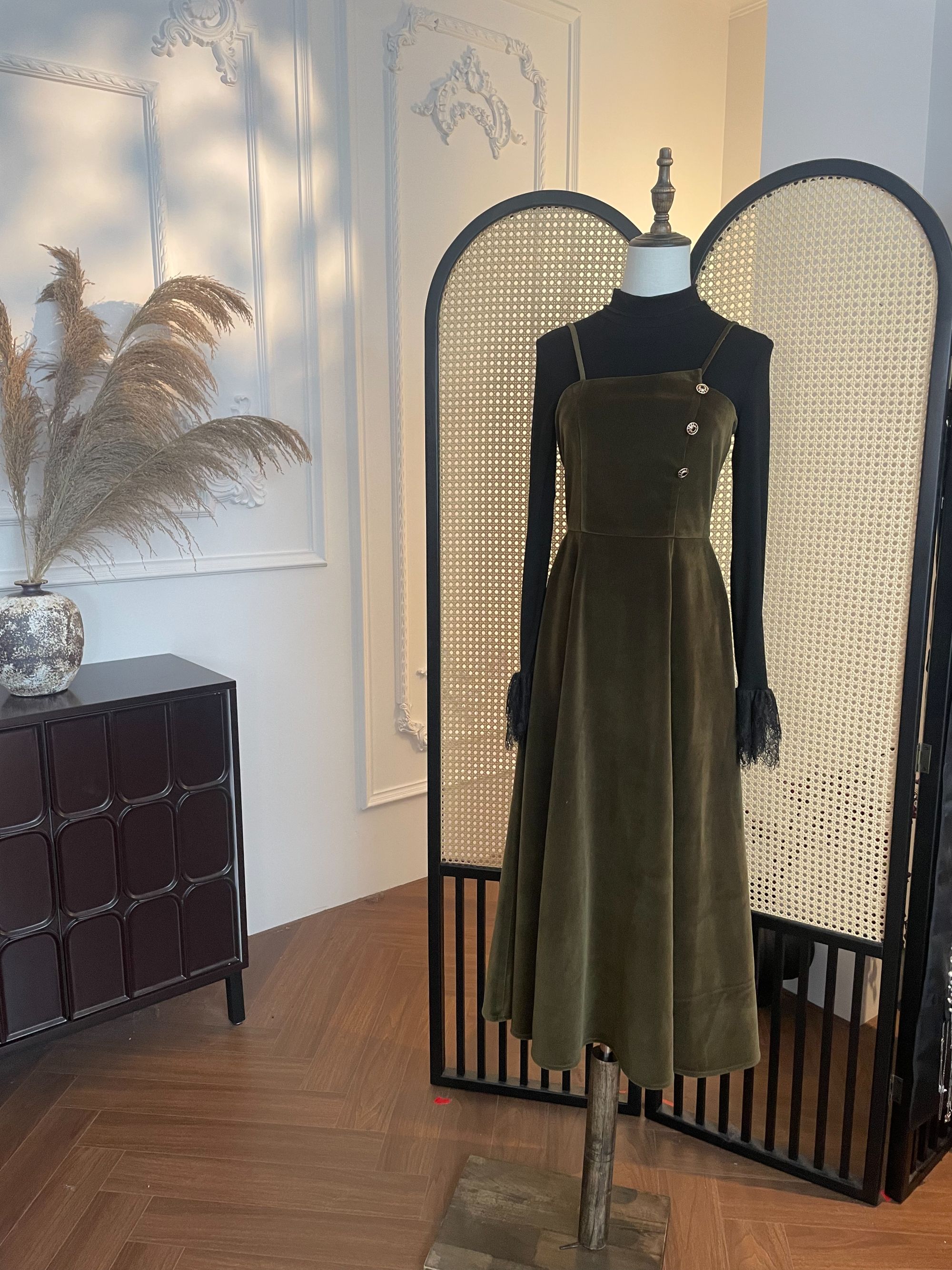 小八定制25秋季新款时尚百搭韩系设计师打底衫+连衣裙 26137 BCK