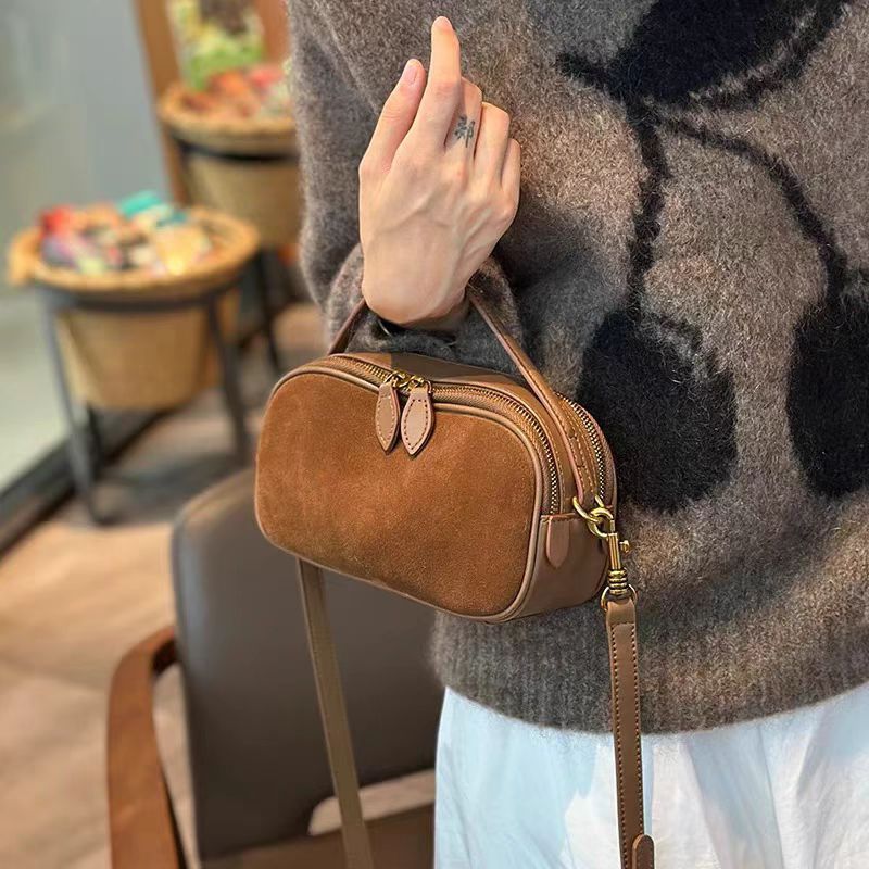 2025秋冬新款磨砂手提包包女时尚潮流百搭相机包小巧便携 斜挎包