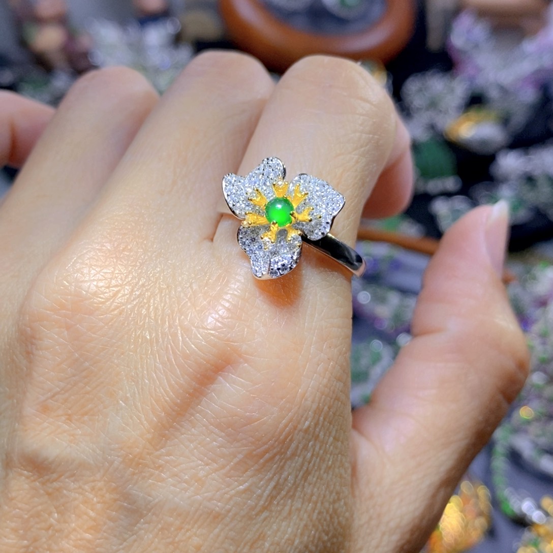 翡翠颈饰银S925镶嵌天然翡翠