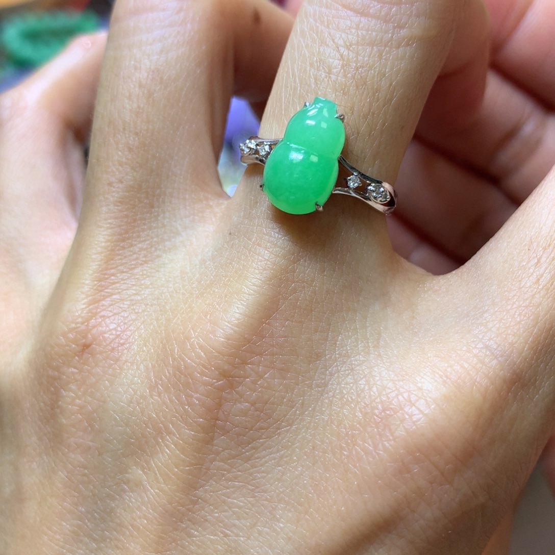 【闪购商品】翡翠颈饰18K金镶嵌翡翠