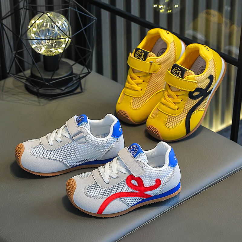 小黄鸭男女ins小众简约儿童新款德训鞋2025夏轻便休闲春秋阿甘鞋